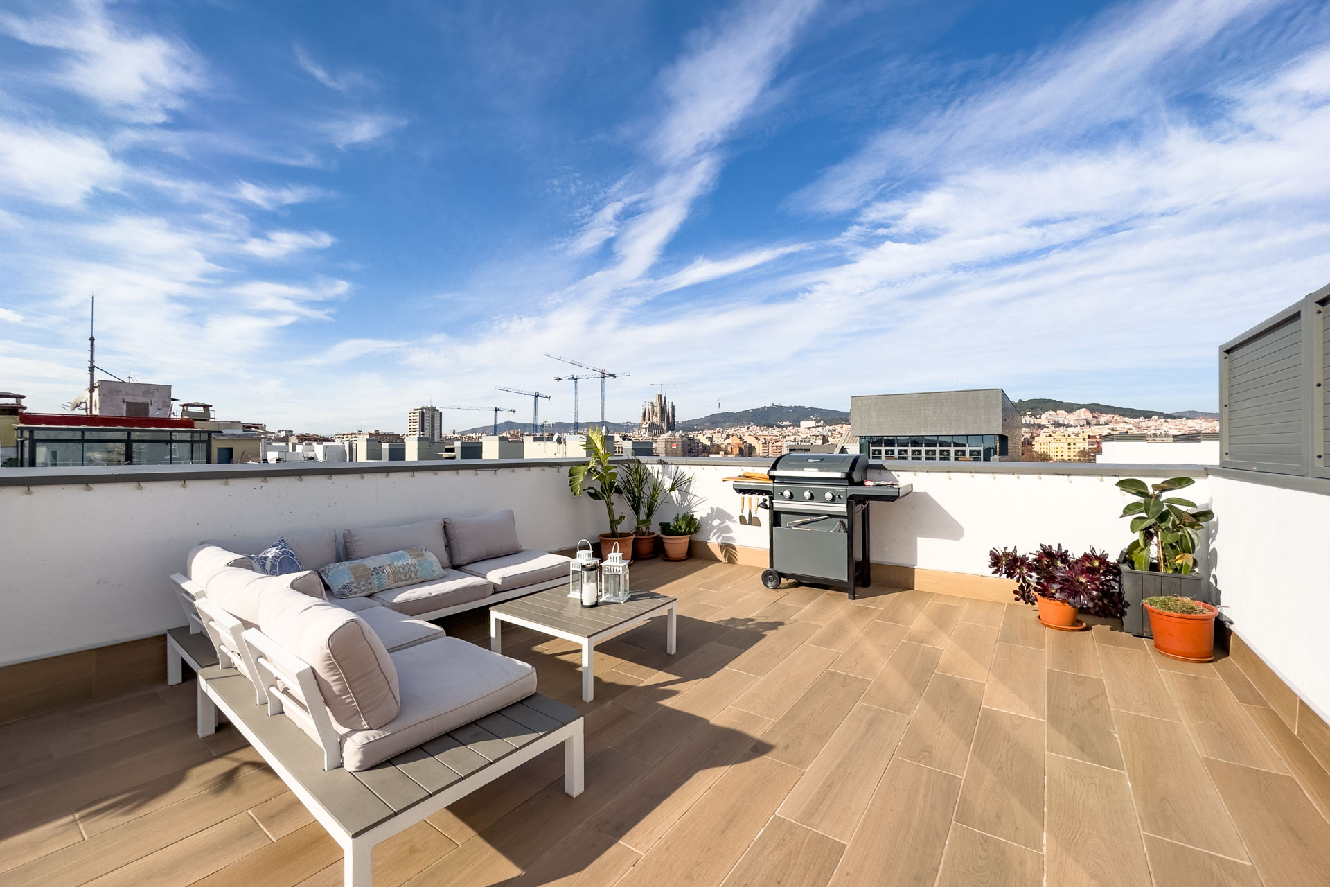 Terraza con vistas fotografiada para propiedad en Barcelona